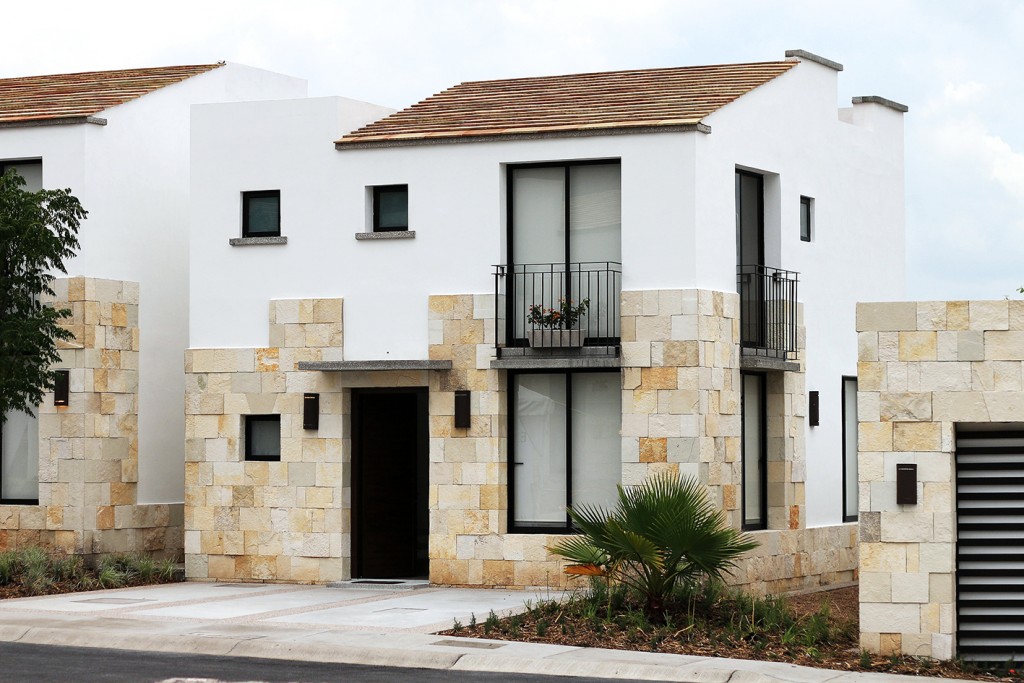 Torre de Piedra Providencia es un condominio privado con acceso controlado y vigilancia.