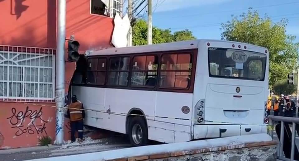 Falla Mec Nica Supuesto Causal De Accidente De Autob S En Pe Uelas