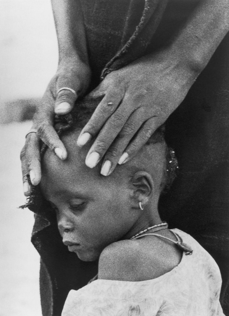 1975: La hambruna azota Níger. Foto: Ovie Carter.