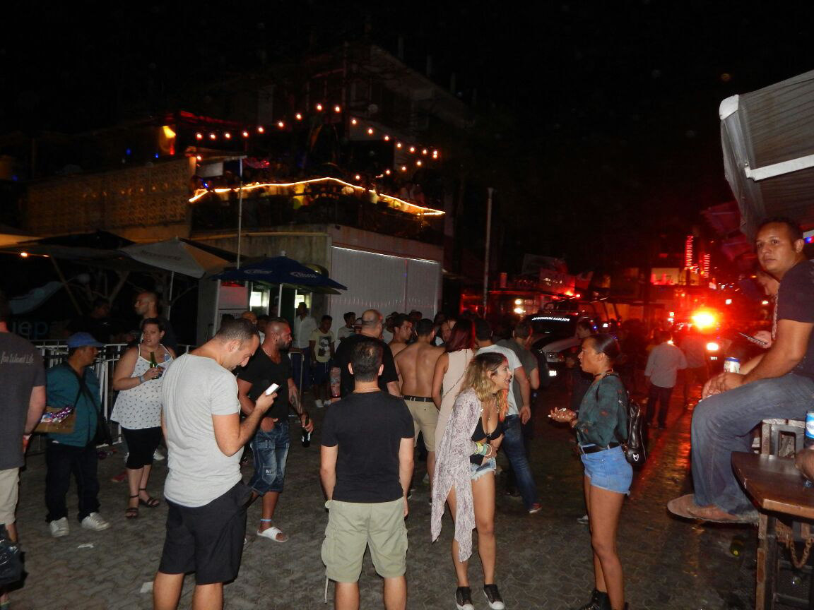  Más de 60 personas marchan en Playa del Carmen tras tiroteo que terminó en cinco muertes