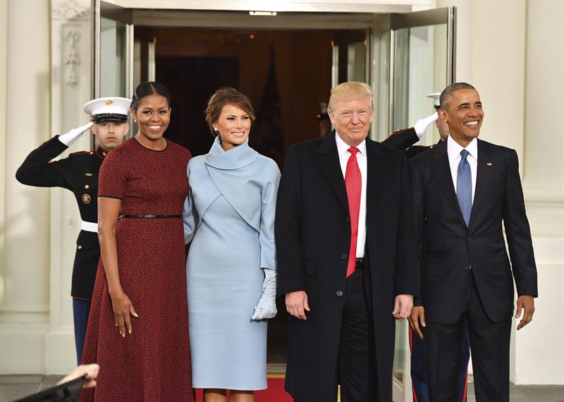  Donald Trump y Barack Obama se reúnen en la Casa Blanca y parten juntos al Capitolio