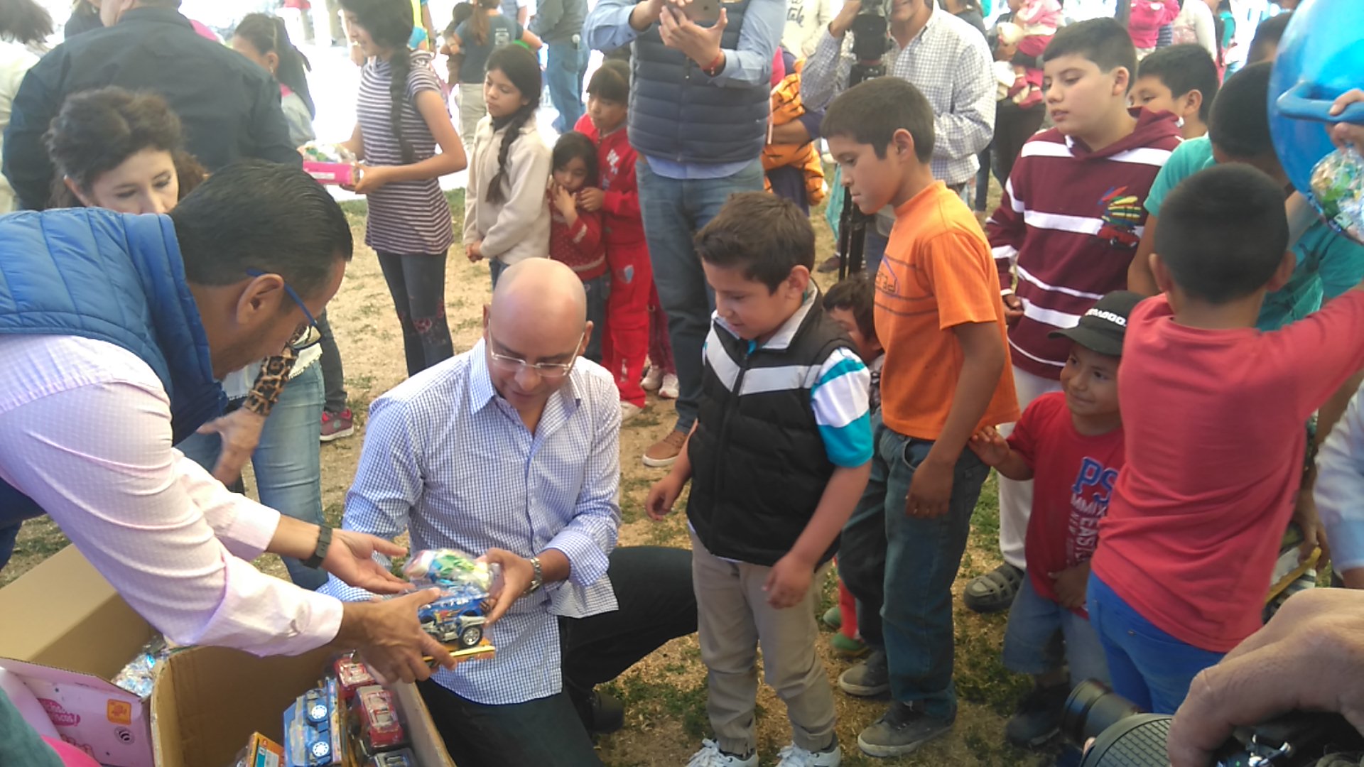  Municipio de Querétaro entrega juguetes a niños de comunidades en Santa Rosa Jáuregui