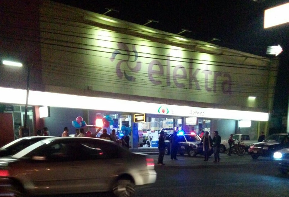 Vigilan policías calles de Querétaro