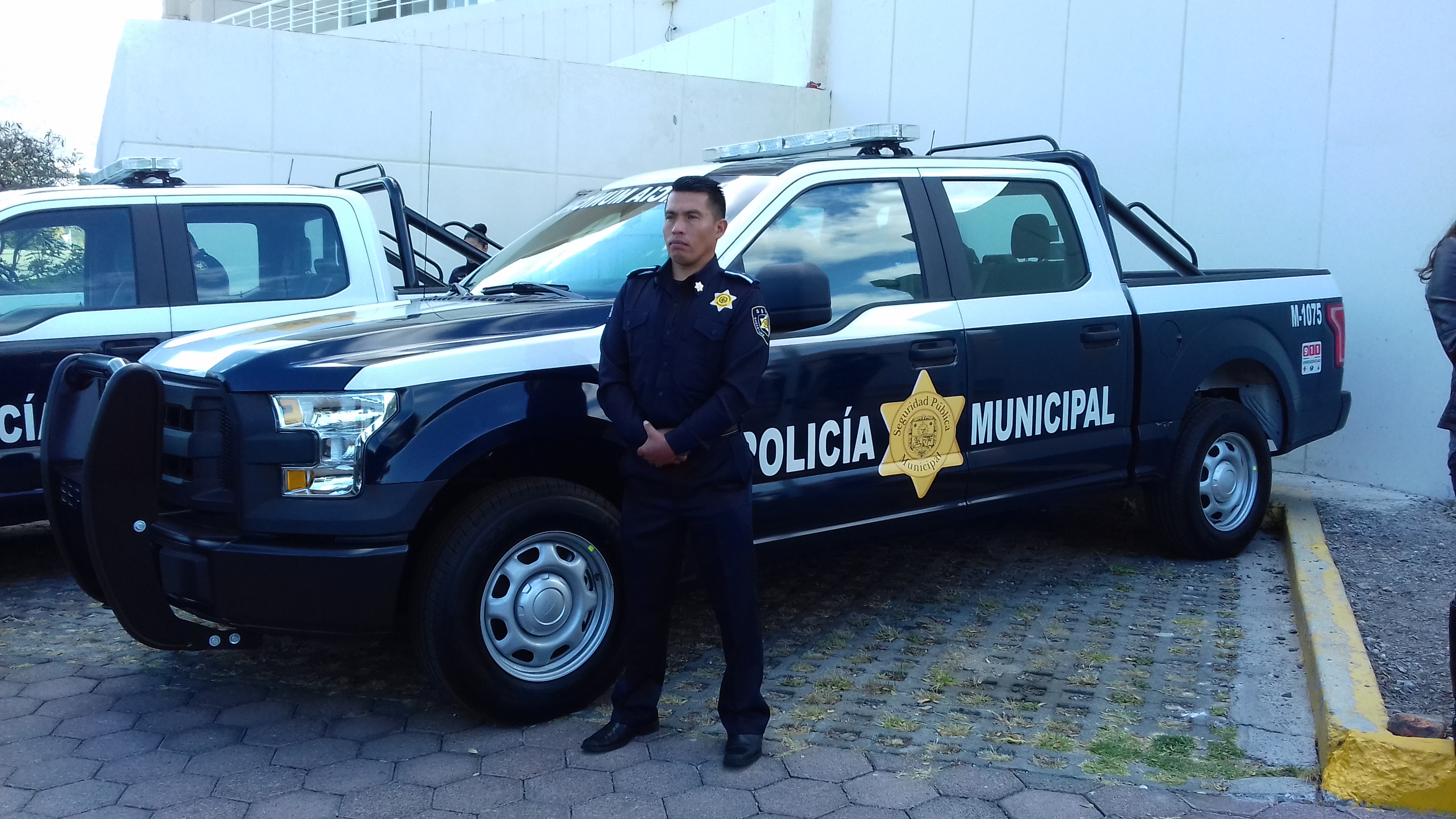  Policías Municipales de Querétaro recuperan un automóvil que tenía reporte de robo