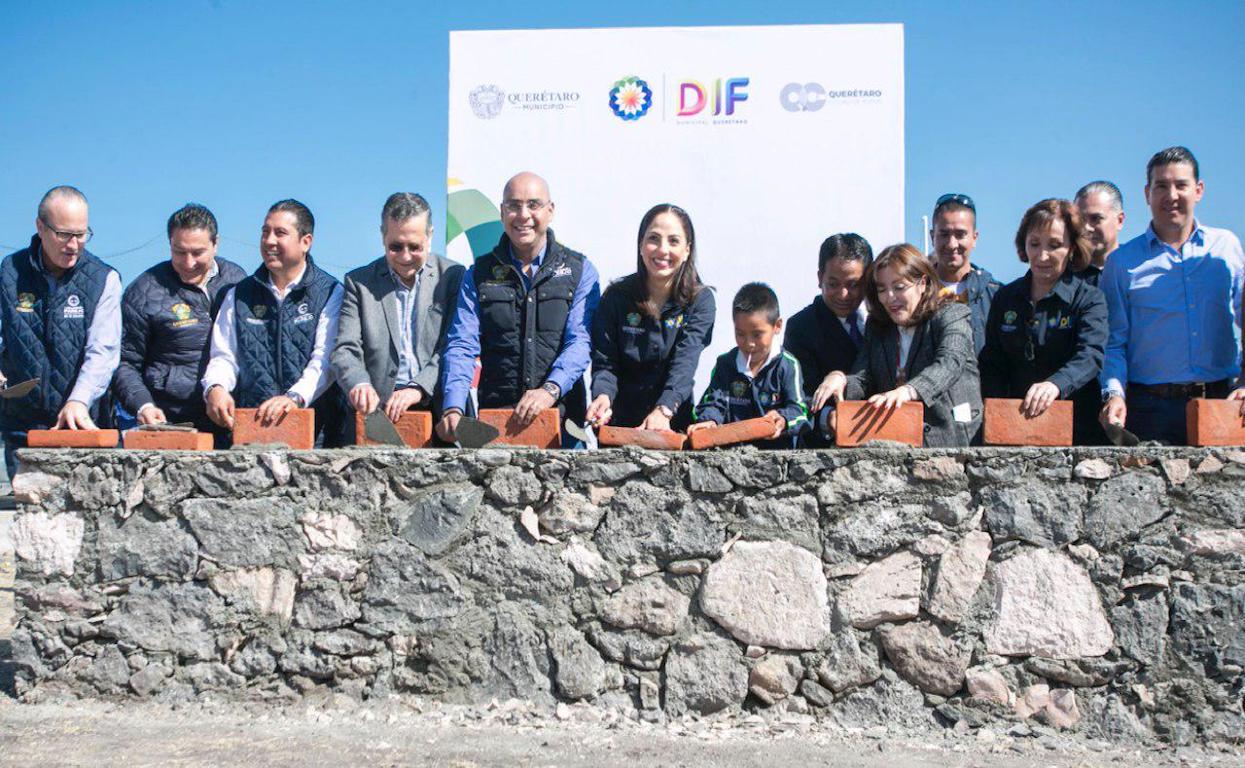 Coloca DIF municipal primera piedra de nuevo Centro de Día en San José el Alto