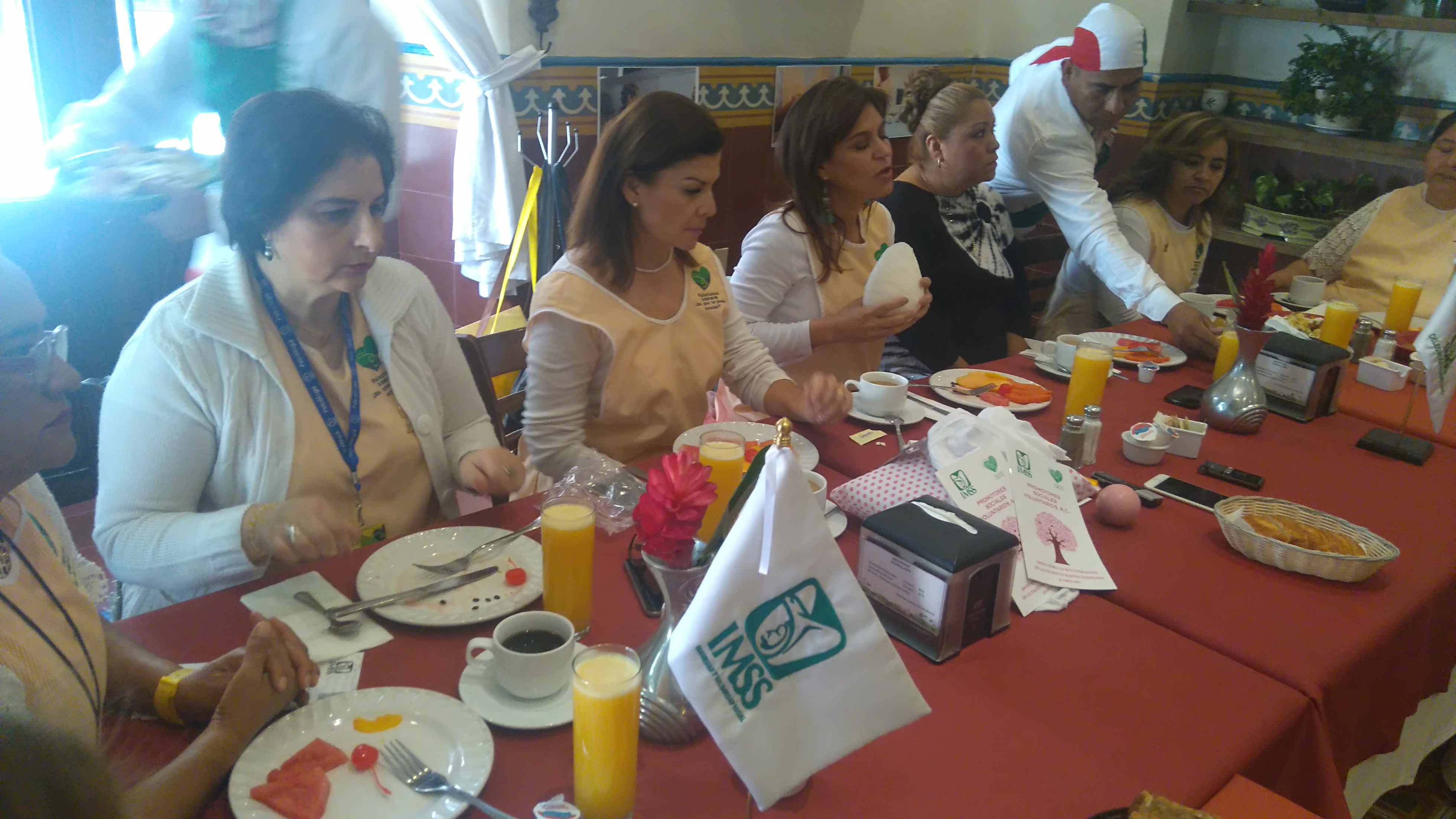  Damas voluntarias del IMSS piden a sociedad queretana apoyar en la creación de prótesis para mujeres con cáncer