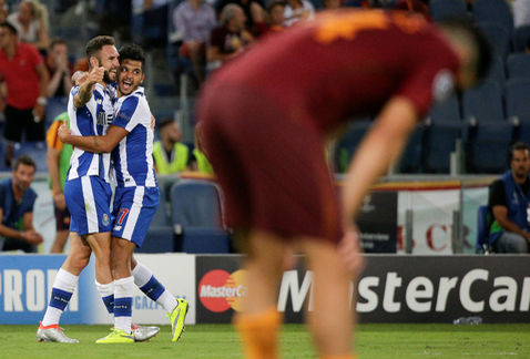  Tecatito y Layún, productores de ocasiones de gol