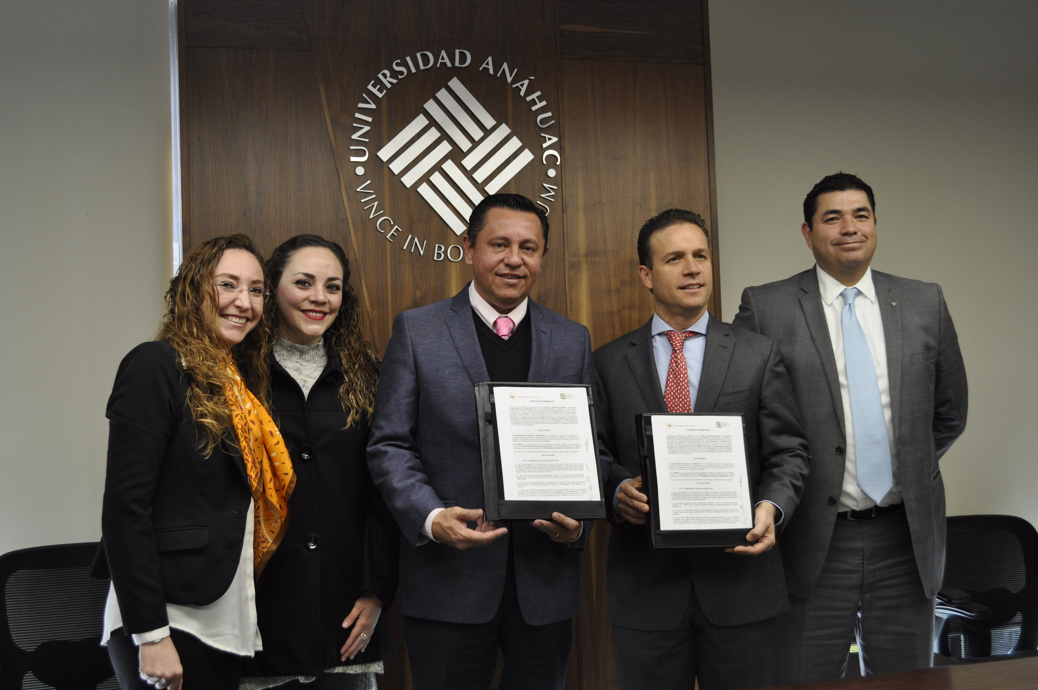  Universidad Anáhuac firma convenio con Canaco