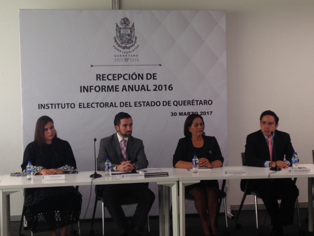  Rinden consejeros del IEEQ informe de actividades