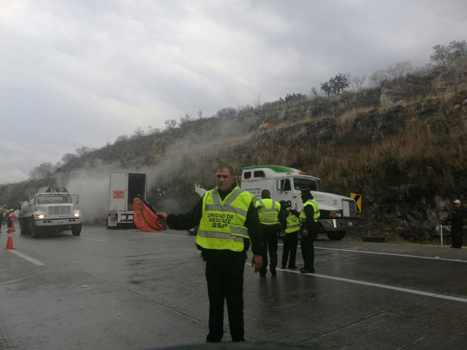  Accidente en autopista México-Querétaro ocasiona cierres vehiculares