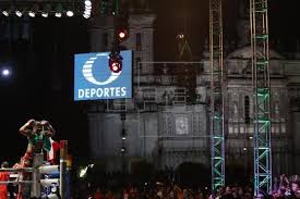  El Zócalo de Ciudad de México se transforma en una arena de boxeo