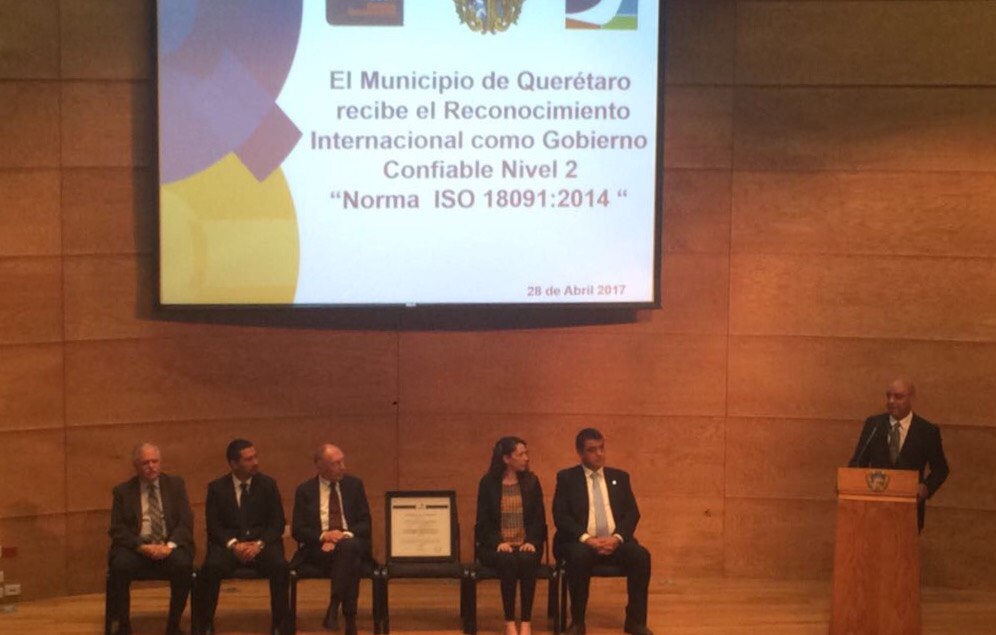  Municipio de Querétaro recibe reconocimiento a la confiabilidad del gobierno local