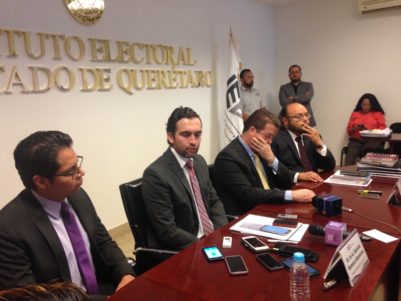  Se capacitan funcionarios del IEEQ para atender modificación electoral que permitirá la reelección