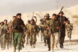  Rebeldes entrenados por EE.UU. repelen un ataque del EI en el desierto sirio