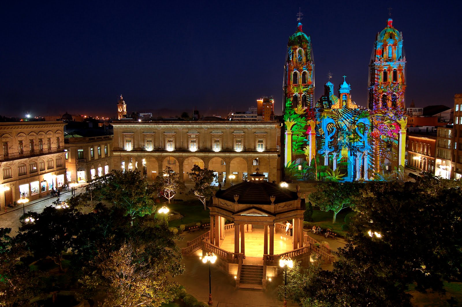  Distinguen a la capital por manejo financiero