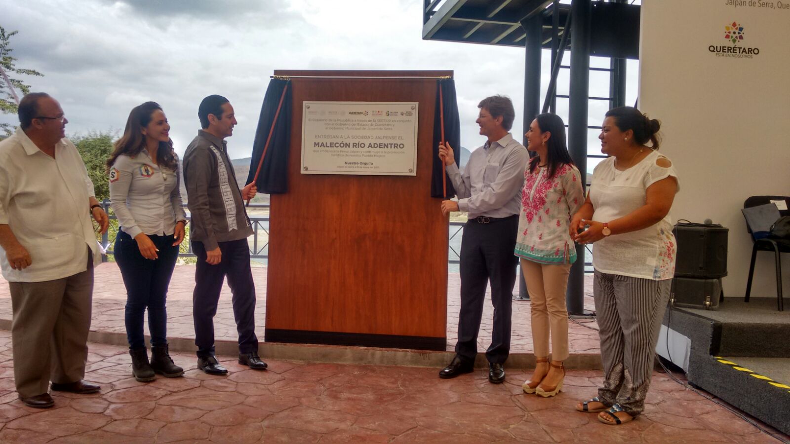  Inaugura Pancho Domínguez primera etapa de malecón en el municipio Jalpan