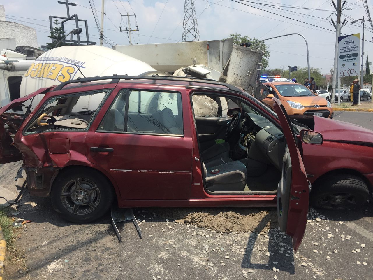  Accidente en Corregidora Norte deja a cuatro personas lesionadas