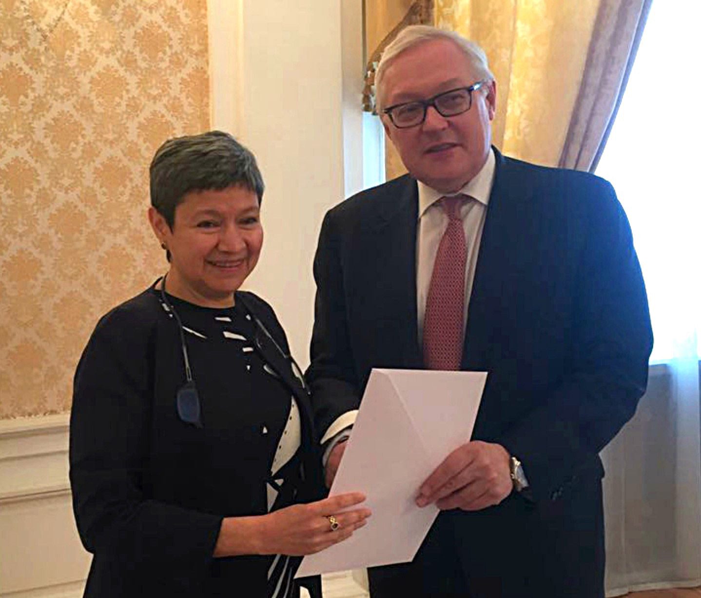  Nueva embajadora de México en Rusia presenta copia de cartas credenciales
