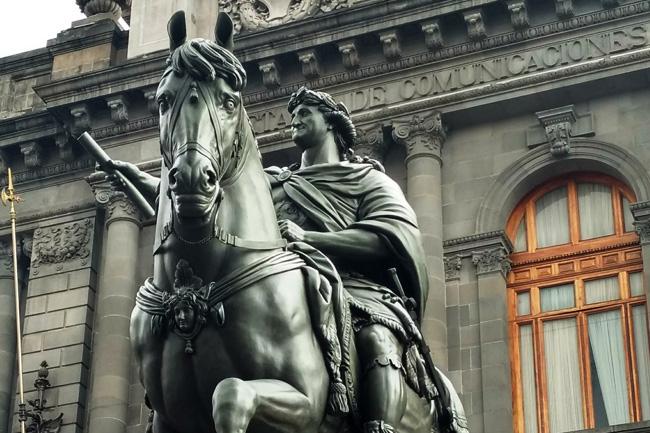  Recobra su esplendor la escultura ‘El Caballito’