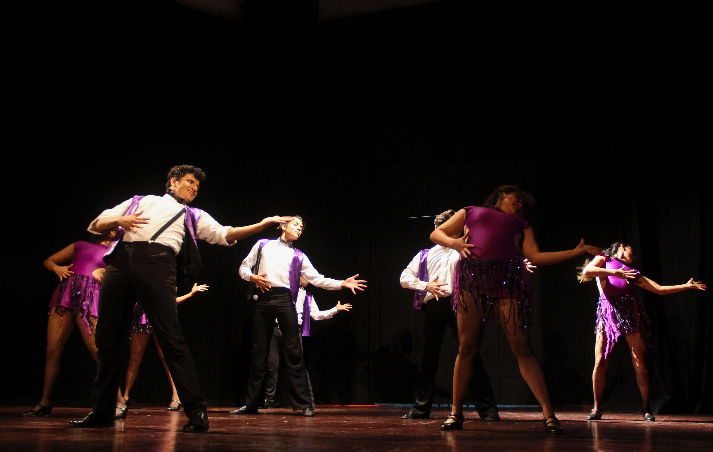  UAQ presentará “Cabaret Nights” y “Hairspray” en honor a Broadway