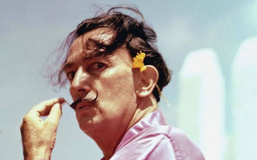  Ordenan exhumar cadáver del pintor Salvador Dalí por una demanda de paternidad