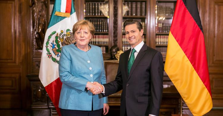  Merkel y Peña Nieto unen fuerzas por el libre comercio y lanzan dardo a Trump