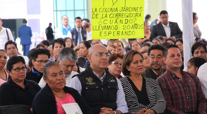  Gobernador y titular de Sedatu entregan mil 300 escrituras