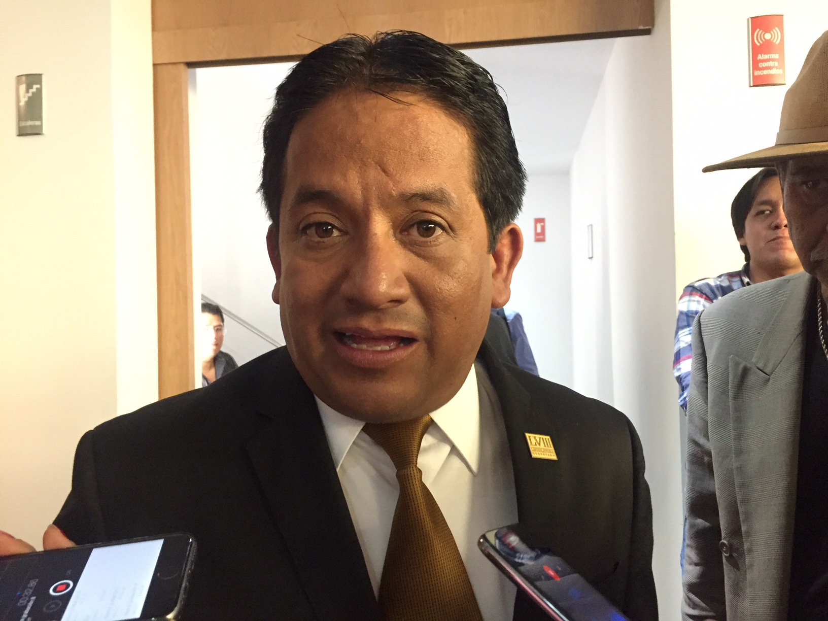  Diputado Eric Salas confirma que le interesa participar en proceso electoral 2017-2018