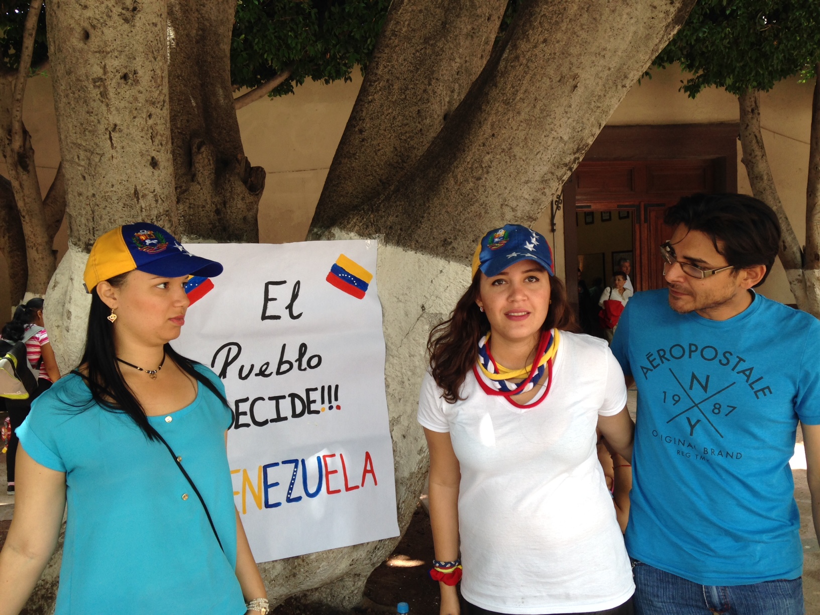  Comunidad venezolana se alista para plebiscito en Querétaro