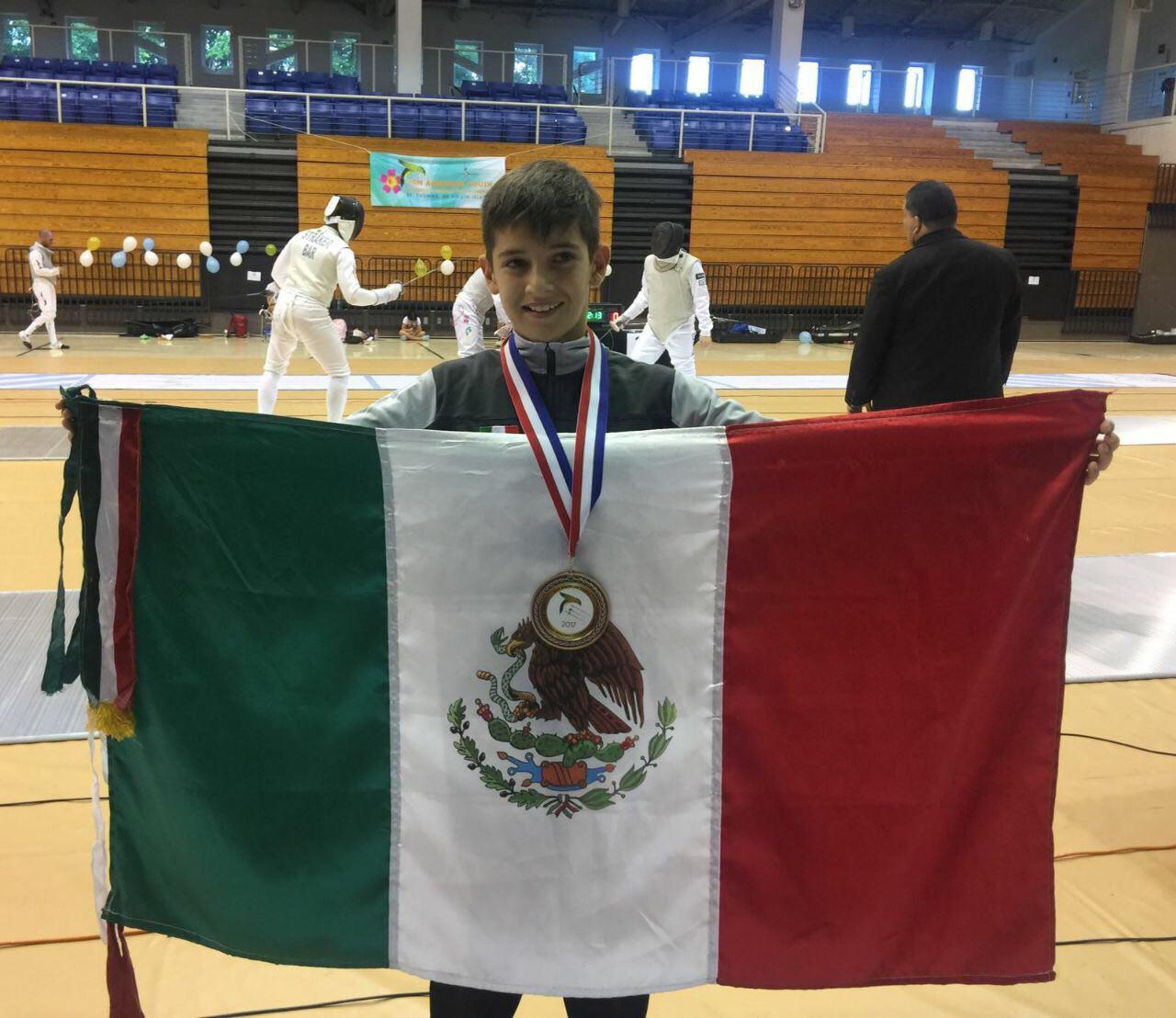  Esgrimista queretano Máximo Azuela gana medalla de oro en Panamericano Infantil
