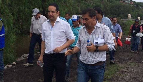  Tras lluvias, Pancho Domínguez supervisa presa reguladora en San Juan del Río