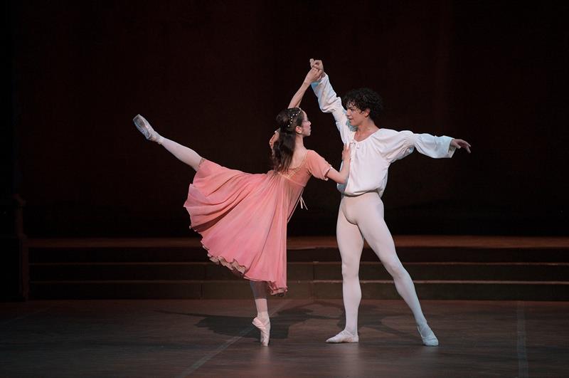 El mexicano Isaac Hernández cosecha éxitos en el Ballet Nacional inglés
