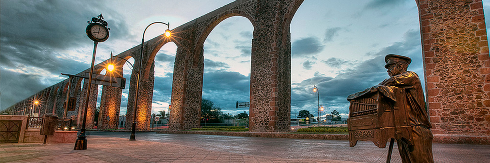  Querétaro promueve atractivos turísticos en el Estado de México