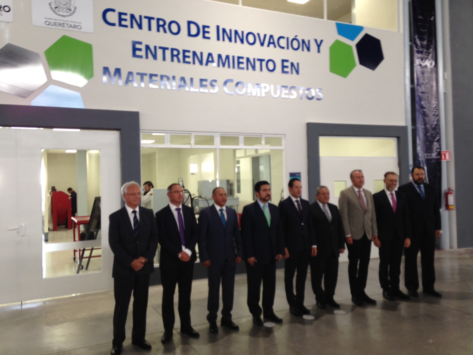  Autoridades inauguran Centro de Innovación y Entrenamiento en Materiales Compuestos de la UNAQ