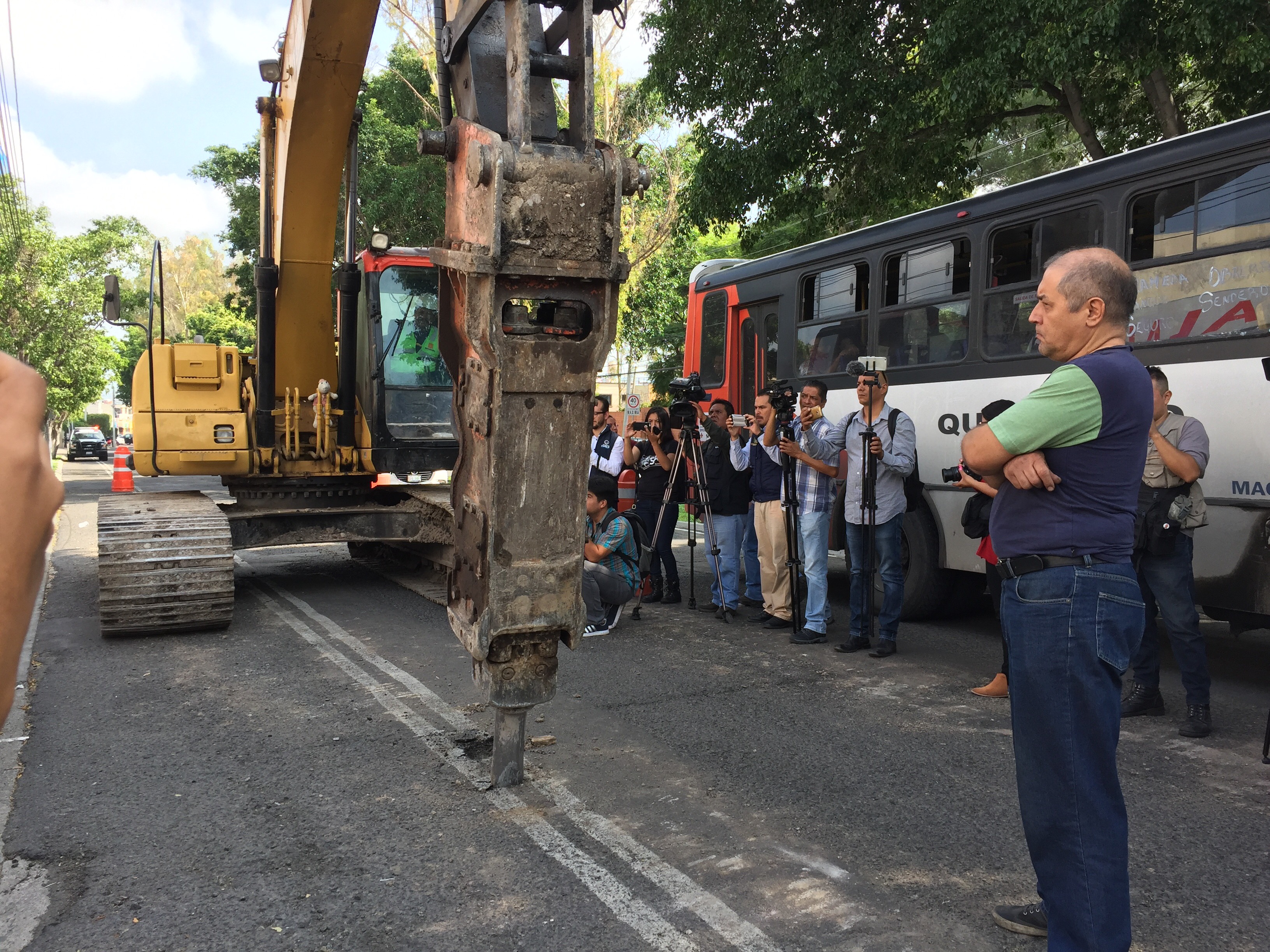  Municipio de Querétaro inicia obras de reencarpetado en Avenida Cimatario