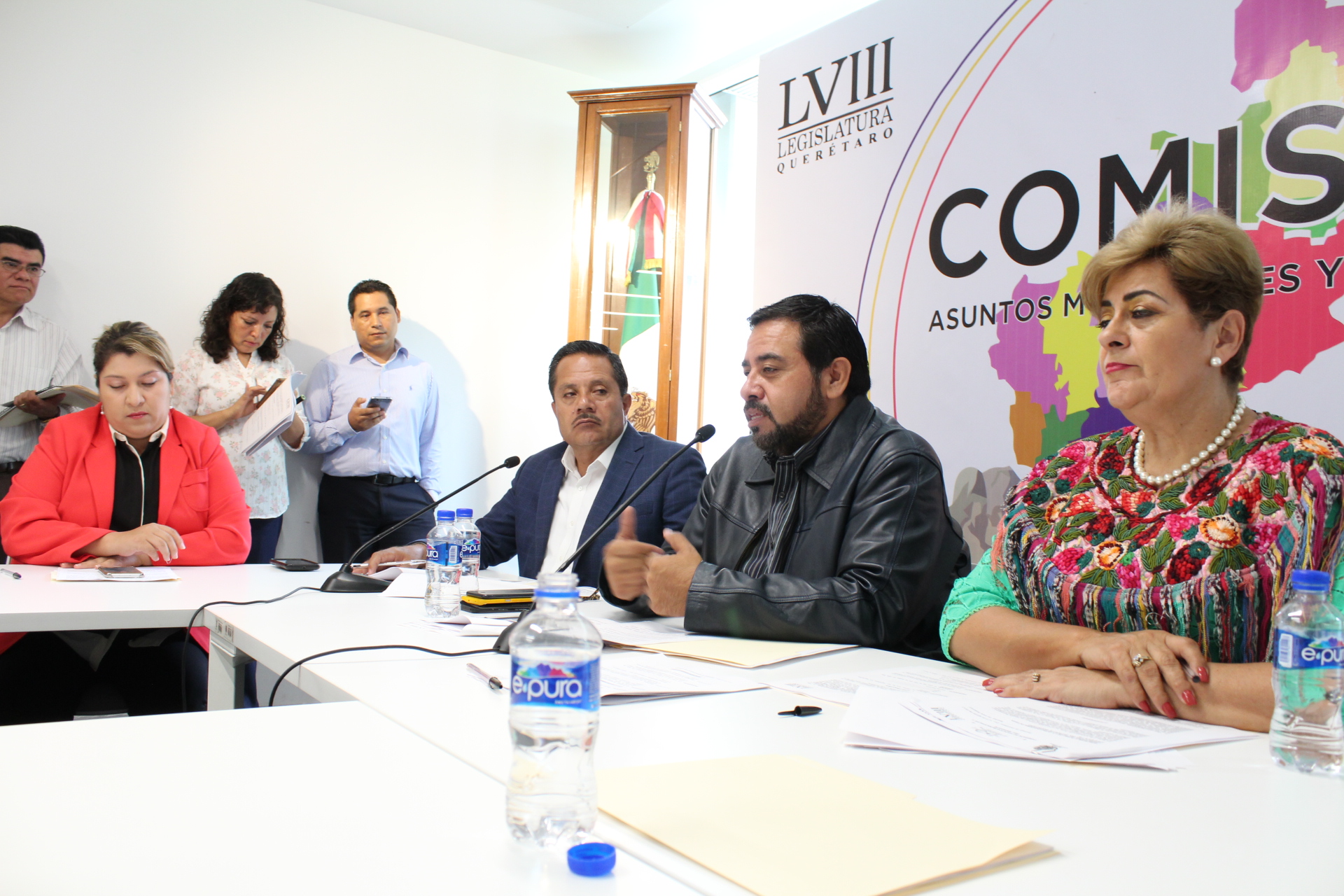  Comisión legislativa aprueba iniciativa para que el Congreso avale concesiones de municipios