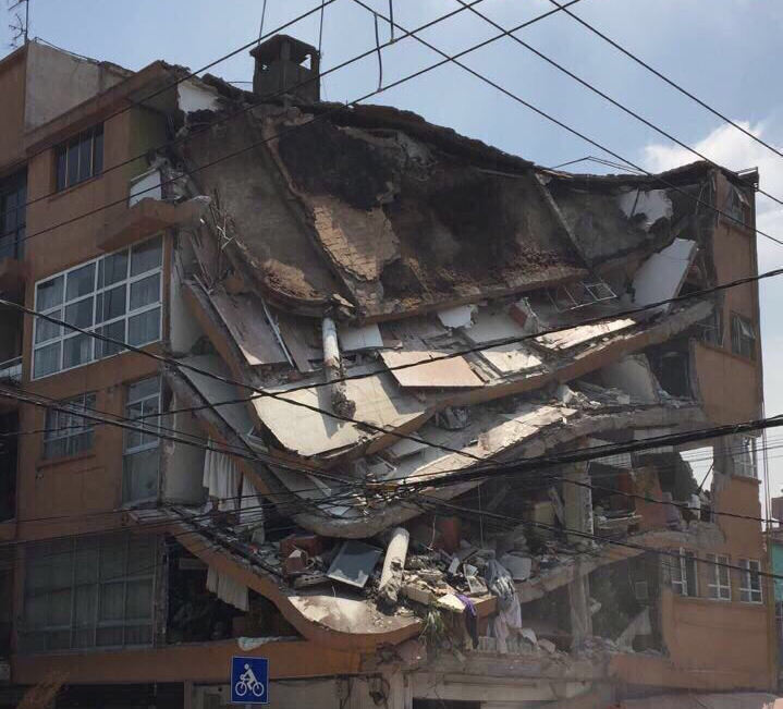  Reportan daños graves en varios puntos de la CDMX tras sismo