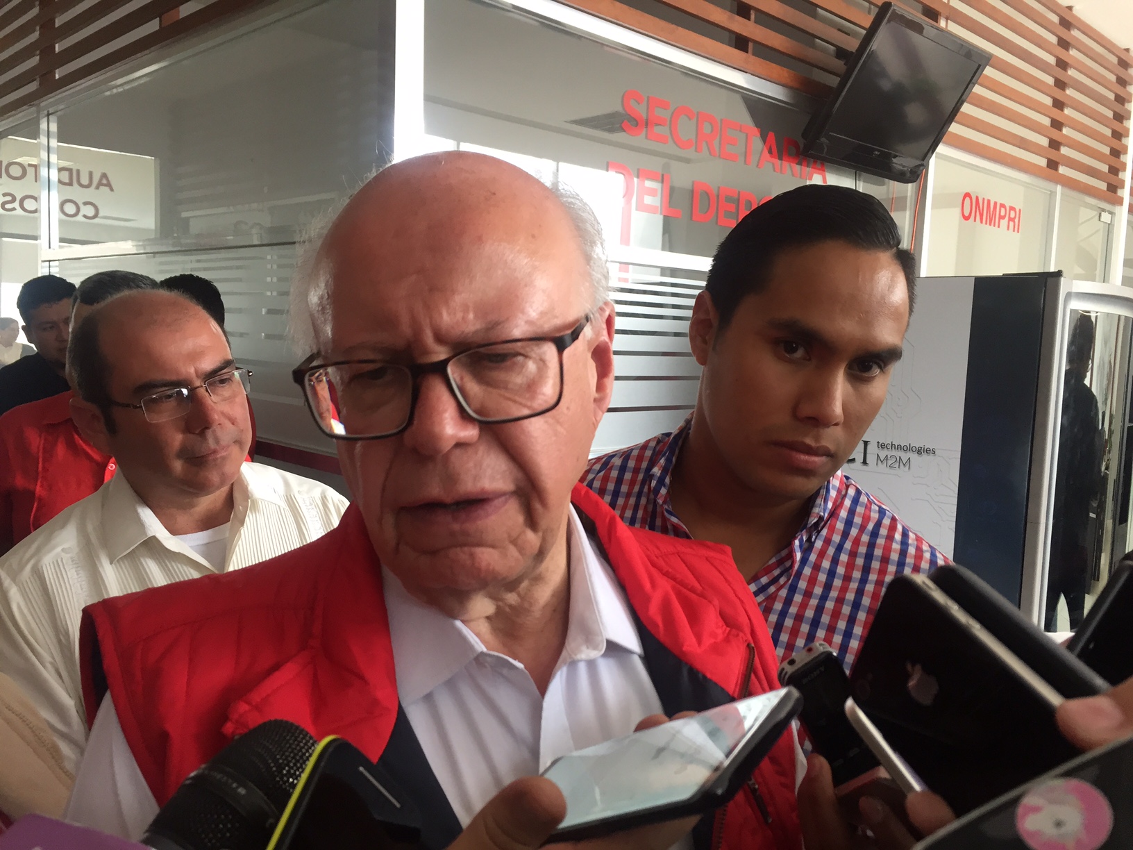  Especialistas de la Sedena y del IMP analizarán afectaciones al hospital de Juchitán, anuncia José Narro