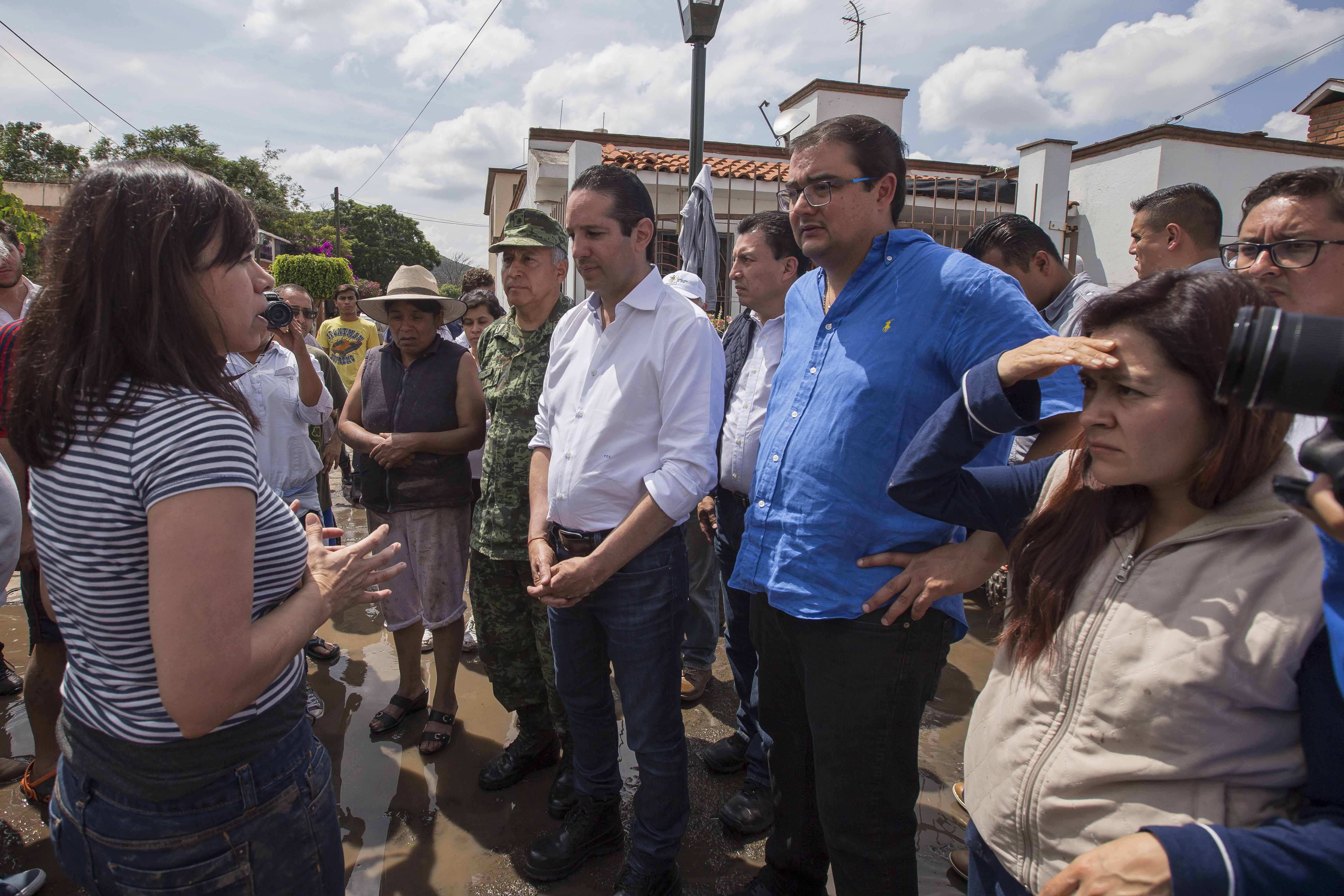  Gobernador y alcalde de SJR impulsan trabajo de 9 brigadas de salud en zonas inundadas