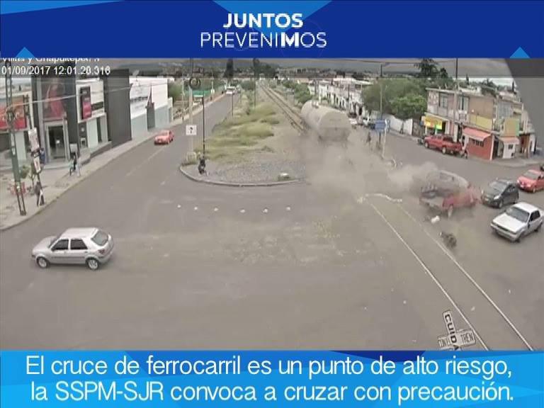  Descarrilamiento de vagón en San Juan del Río deja un muerto y por lo menos tres heridos