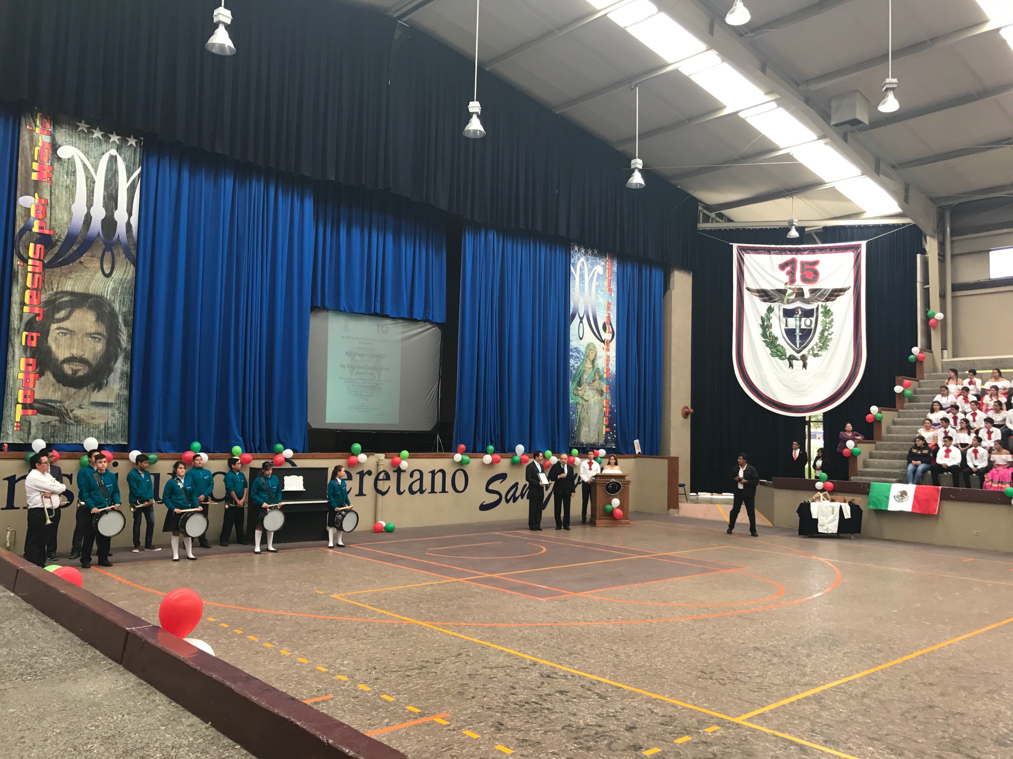  Instituto San Javier homenajea a Felipe de Jesús Zepeda, maestro que dio clases durante 50 años