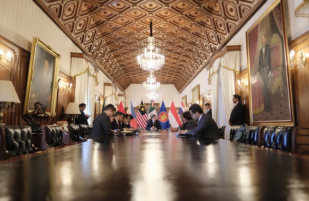  Recibe Pancho a embajadores de países asiáticos