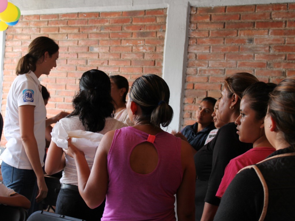  Sostiene Ana Paola López reunión con integrantes del ‘Movimiento por una Vivienda Digna’