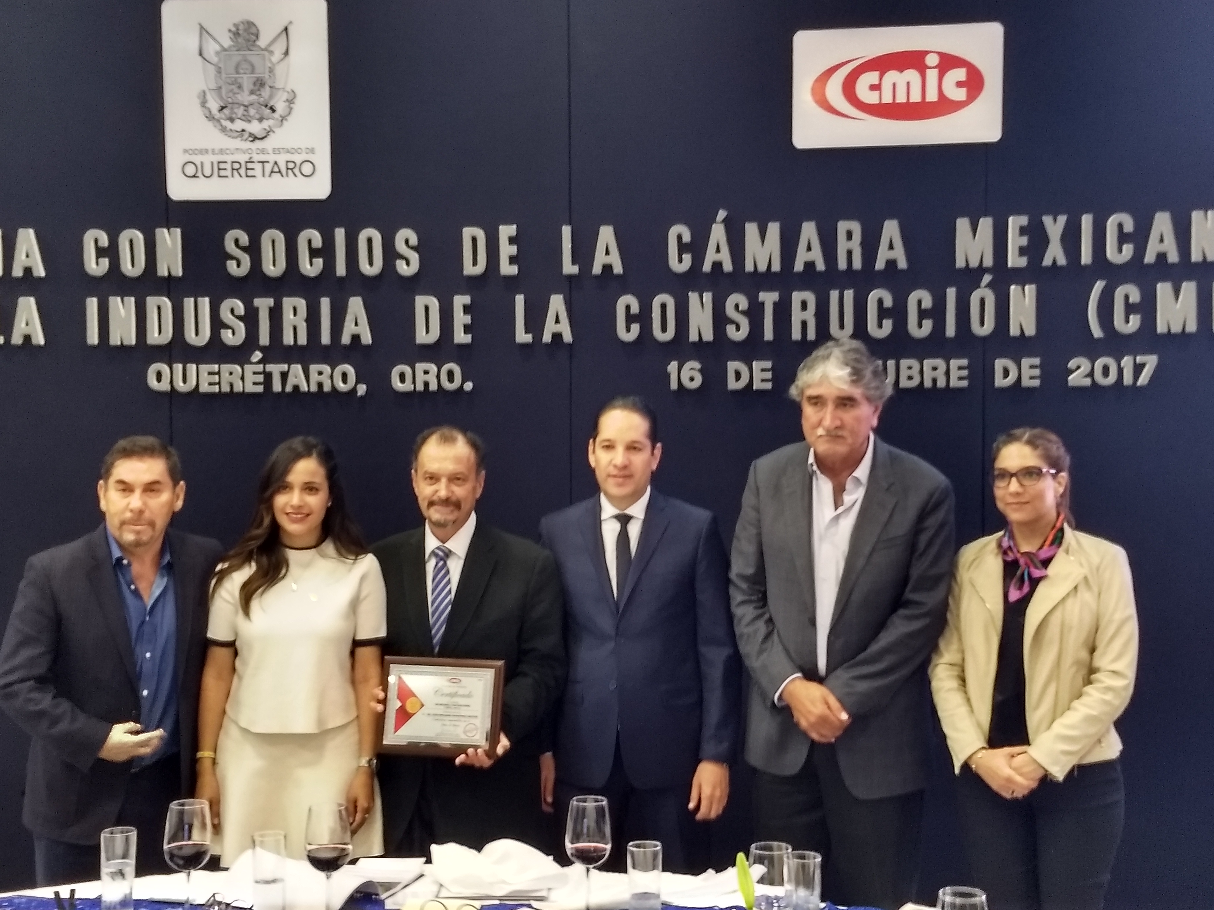  Confianza en Querétaro genera empleo en la entidad, destaca FDS en encuentro con la CMIC