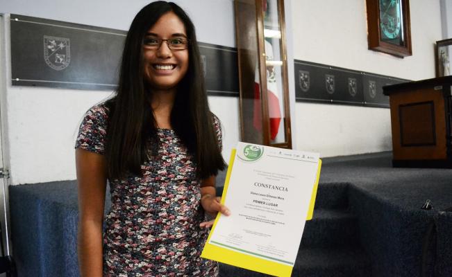  Alumna consigue manipular electrones