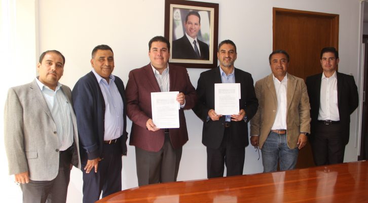  COBAQ firma convenio con Cambridge University