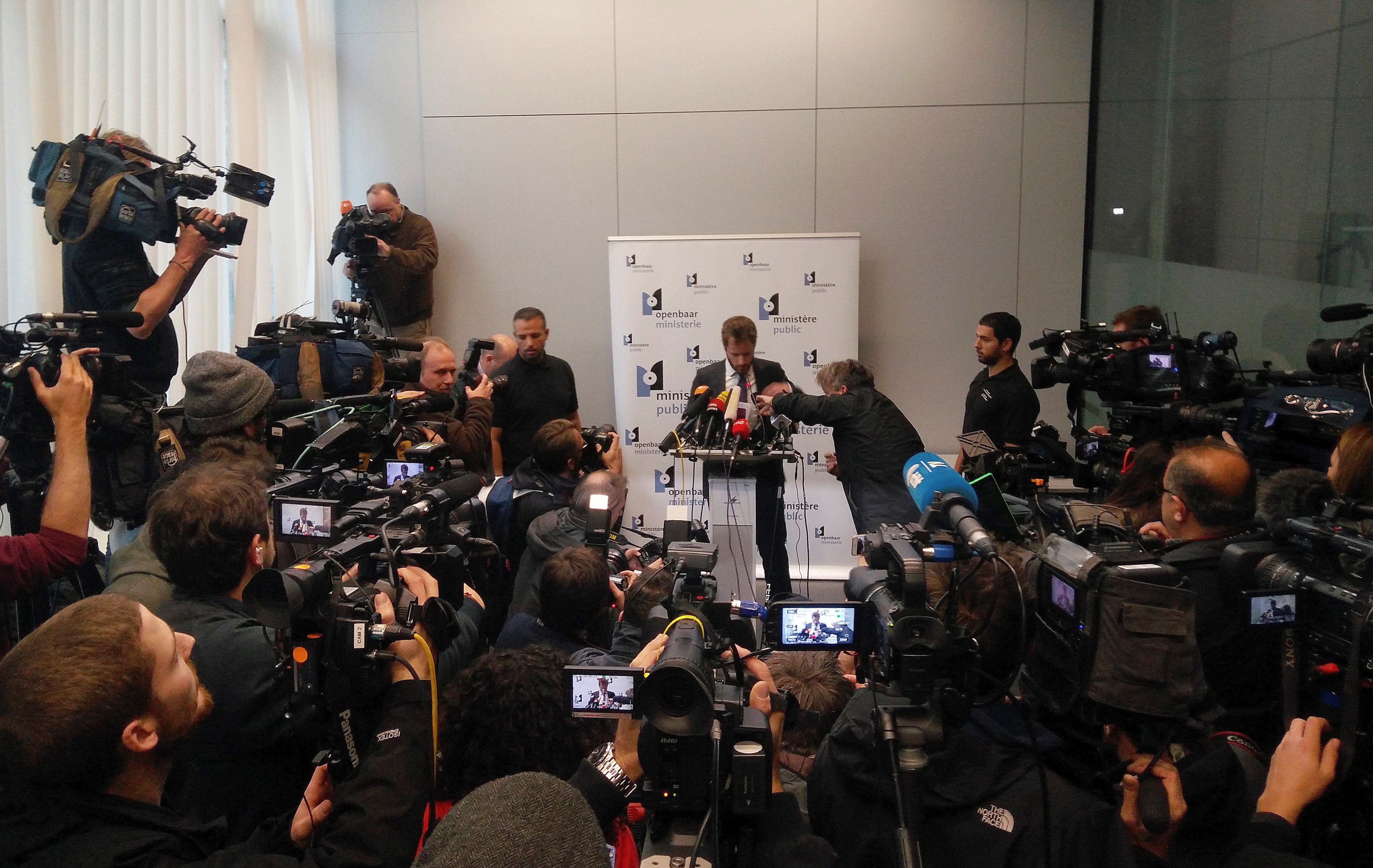  Fiscalía belga confirma que Puigdemont y exconsejeros se entregaron a Policía