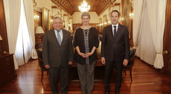  Se reunió rectora con Domínguez
