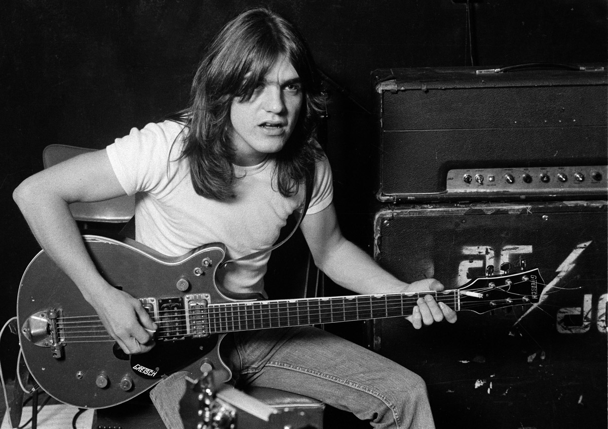  Malcolm Young, guitarrista de AC/DC, muere a los 64 años