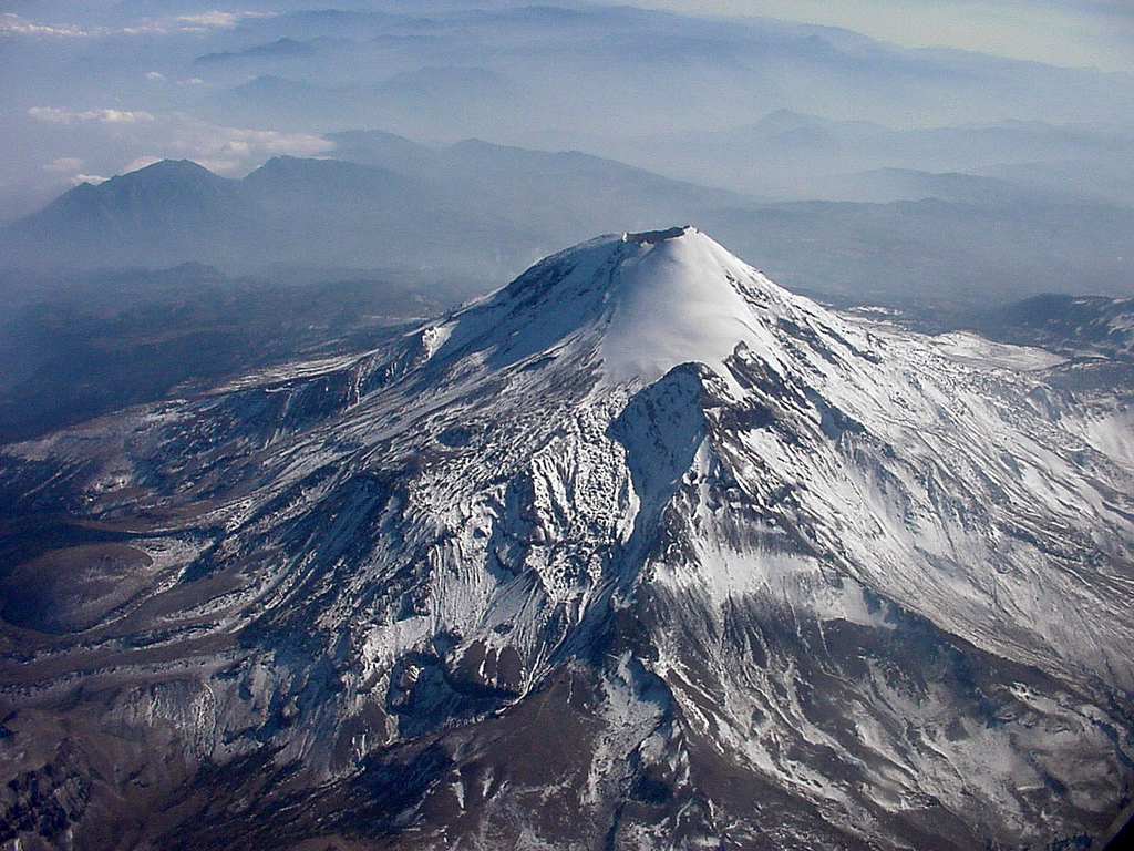  Rescatan a cuatro alpinistas estadounidenses en el Pico de Orizaba
